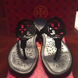 Tory Burch Miller Scallop Sandal NIB sz 9.5